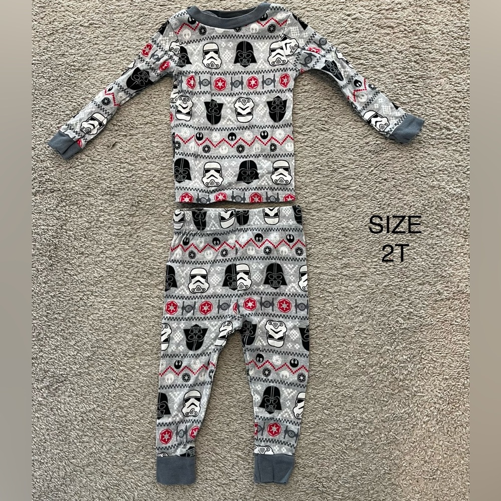 Star Wars Christmas pajamas 2t EUC